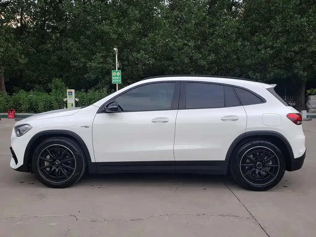 Mercedes-Benz GLA AMG — фото 9