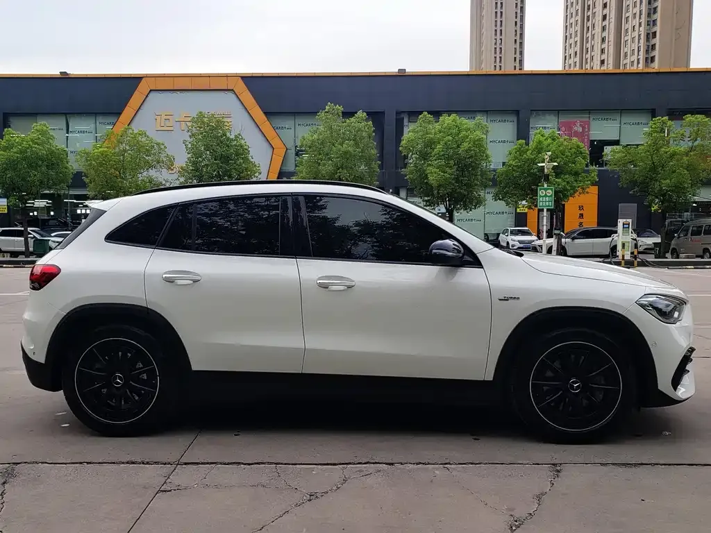 Mercedes-Benz GLA AMG — фото 8