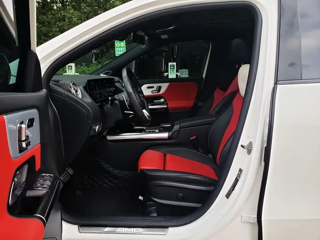 Mercedes-Benz GLA AMG — фото 3