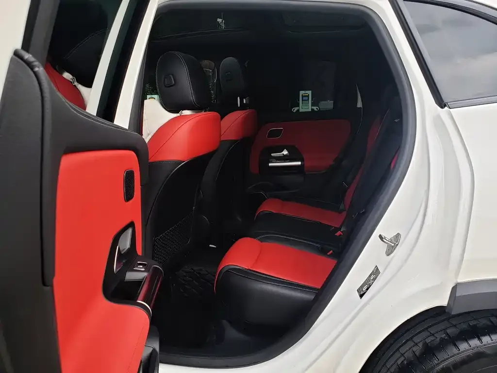 Mercedes-Benz GLA AMG — фото 2