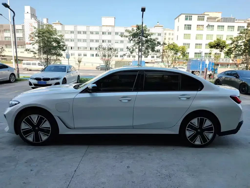 BMW i3 — фото 8