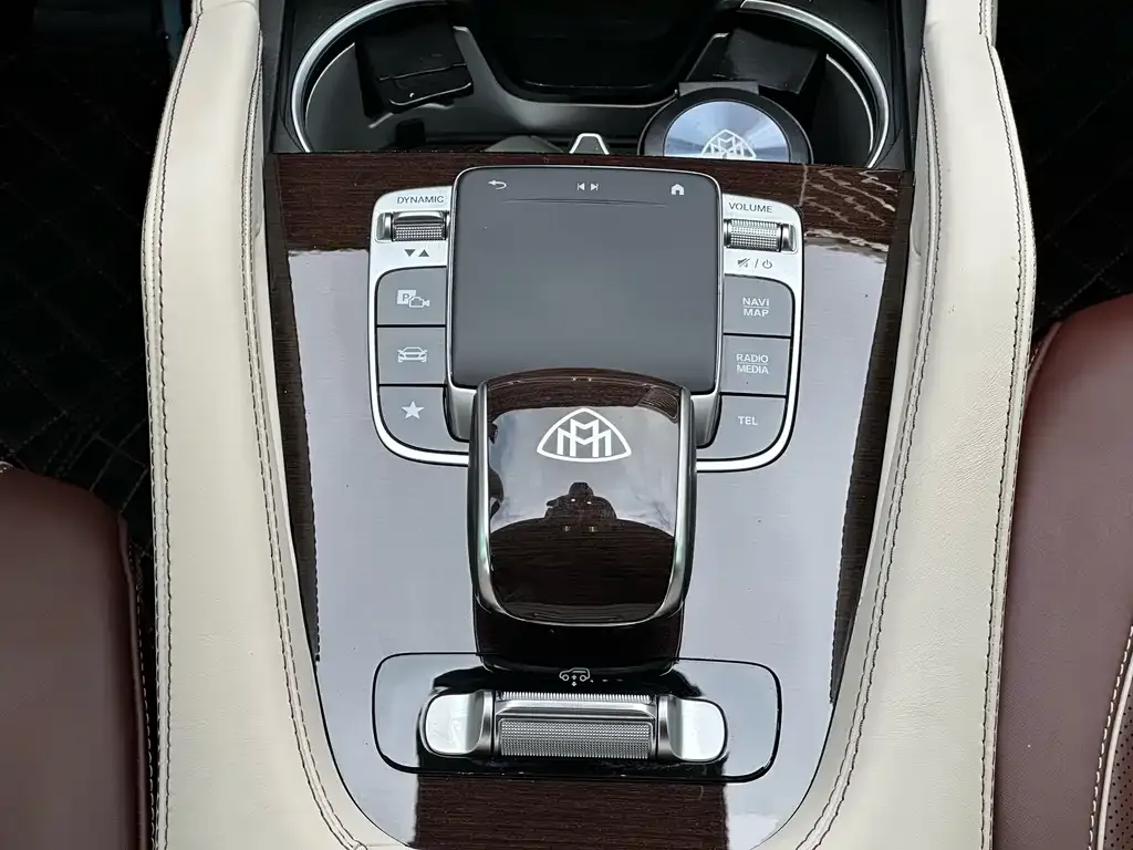 Mercedes-Benz GLS — фото 9