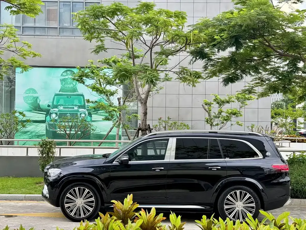 Mercedes-Benz GLS — фото 10