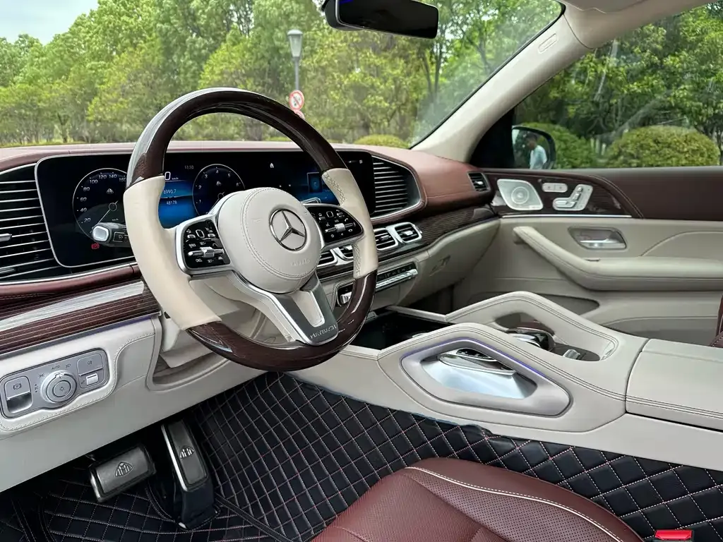 Mercedes-Benz GLS — фото 7