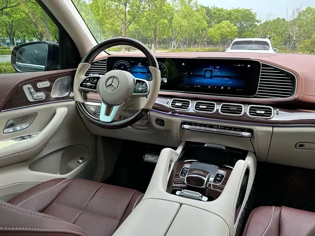 Mercedes-Benz GLS — фото 8