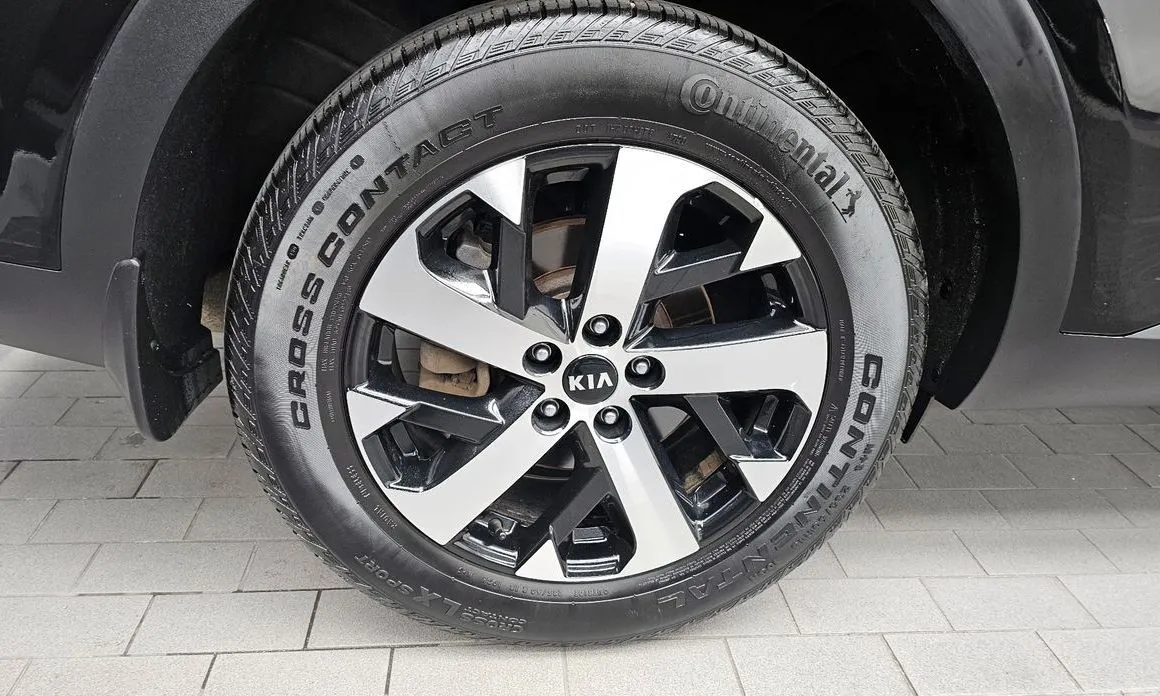 Kia Sorento — фото 6