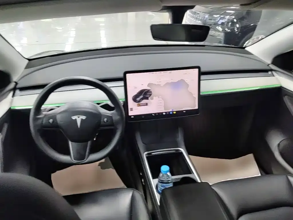 Tesla Model Y — фото 3