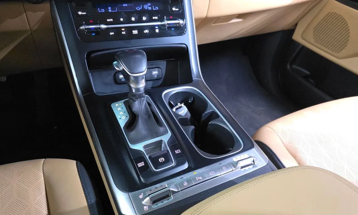 Kia Carnival — фото 10