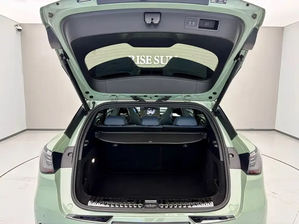 BYD Seal 06GT — фото 10