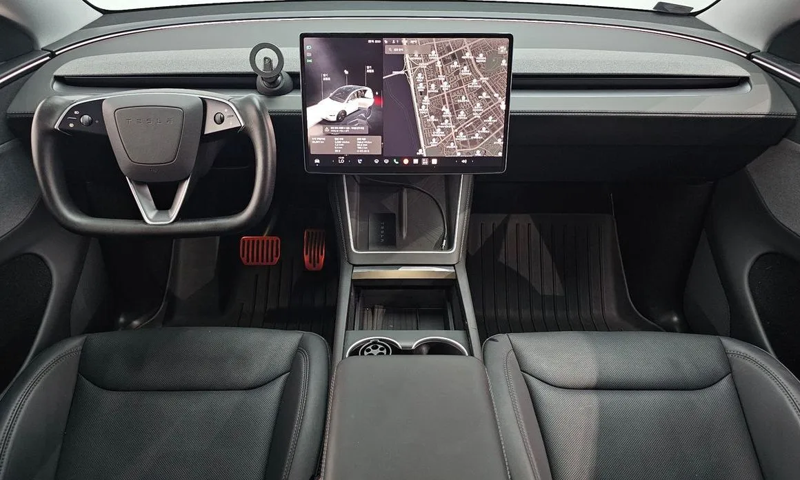 Tesla Model Y — фото 9