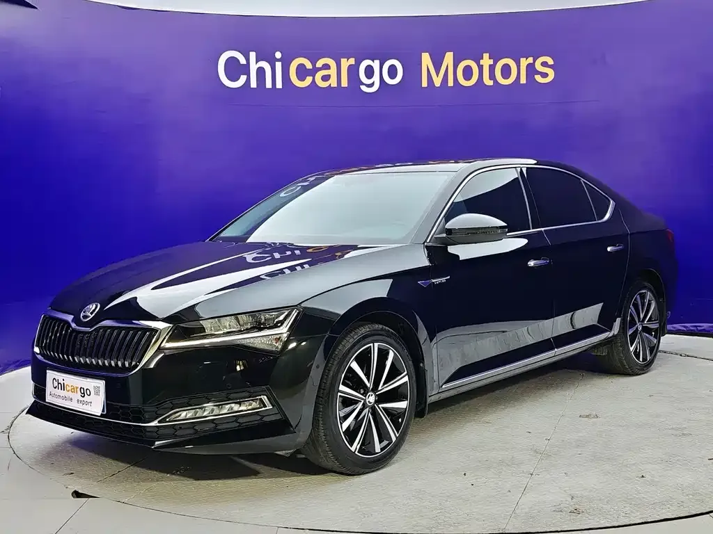 Skoda Superb — фото 1
