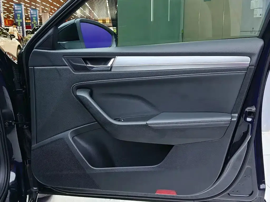 Skoda Superb — фото 8