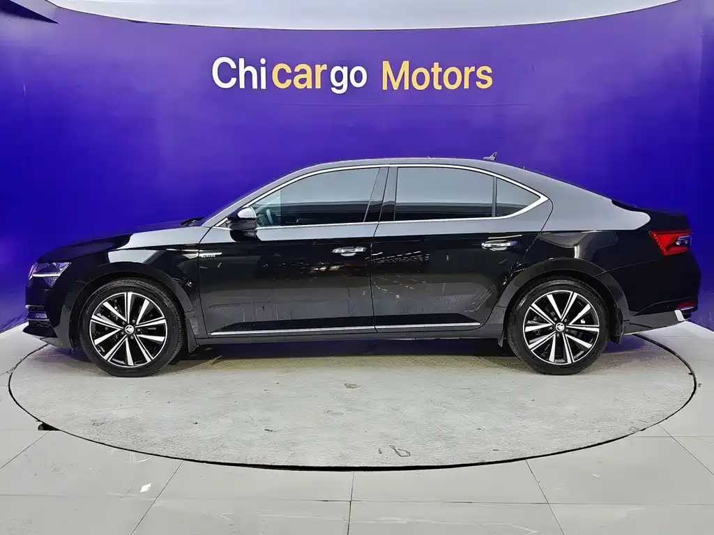 Skoda Superb — фото 3