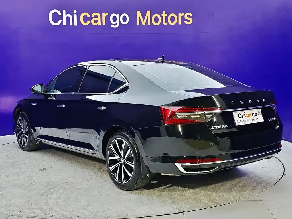Skoda Superb — фото 2