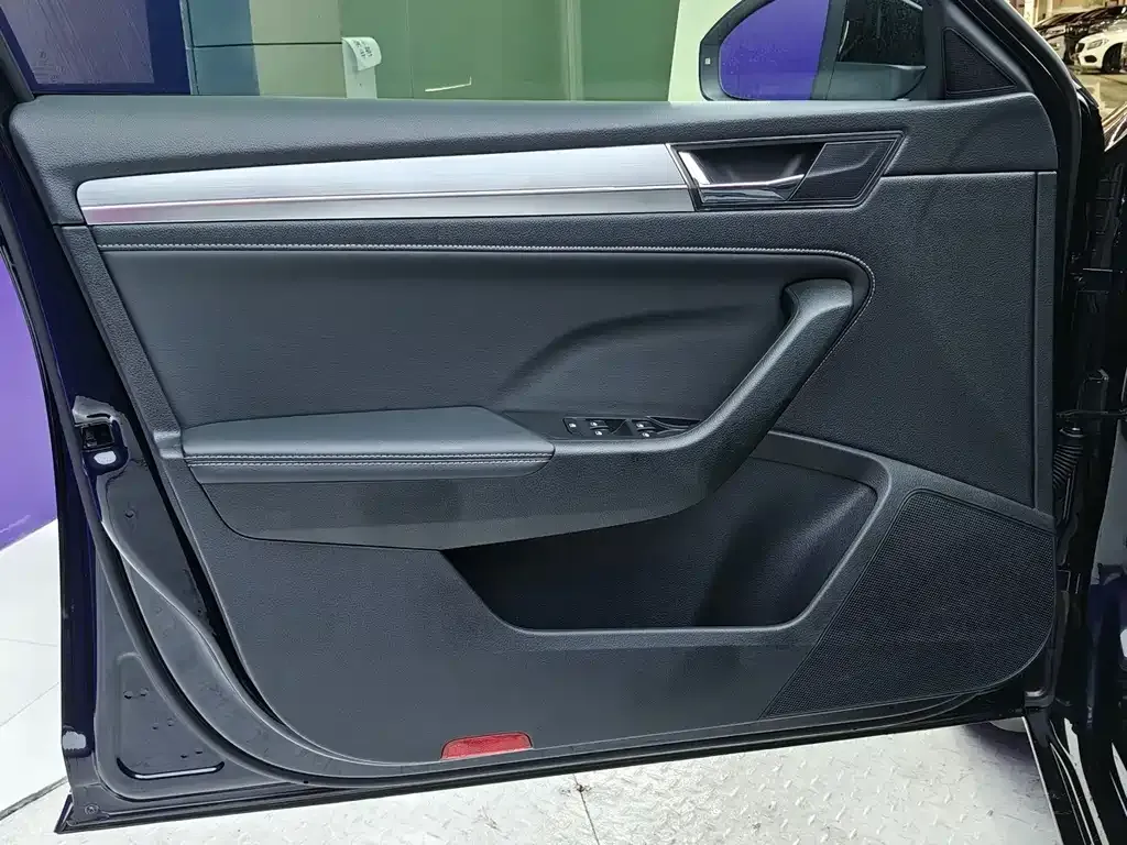Skoda Superb — фото 7