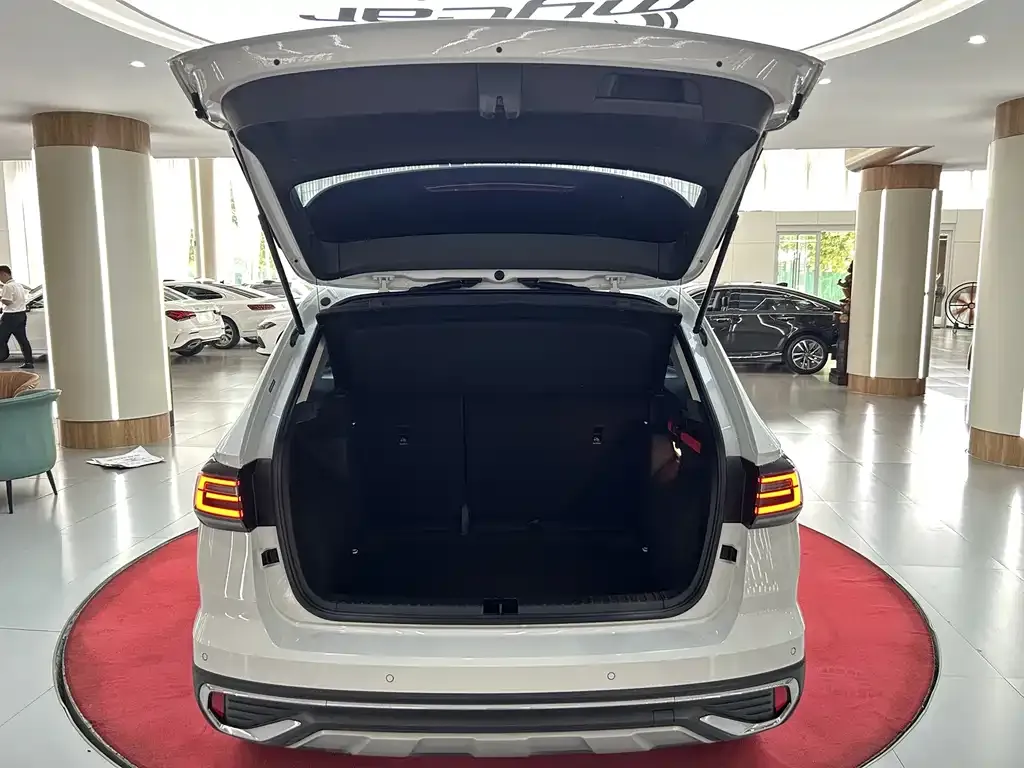 Volkswagen Tharu — фото 10