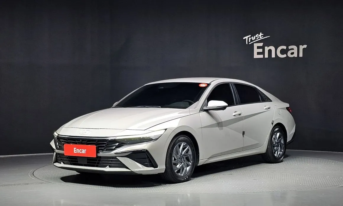 Hyundai AVANTE — фото 1