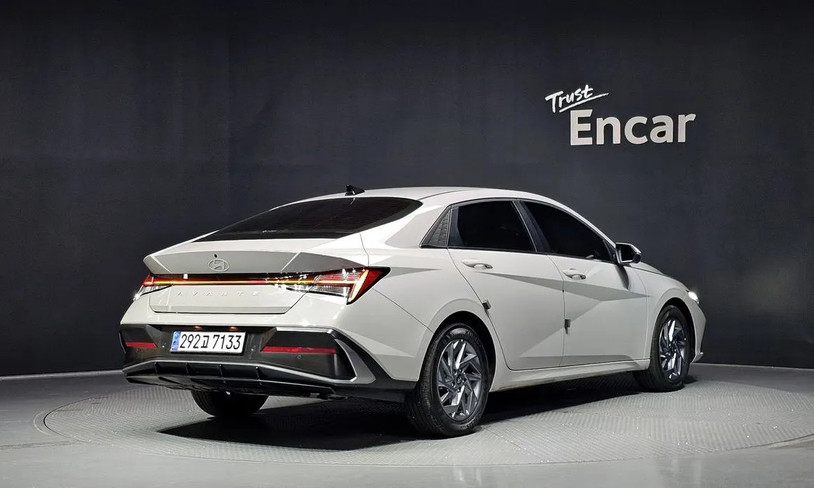 Hyundai AVANTE — фото 3