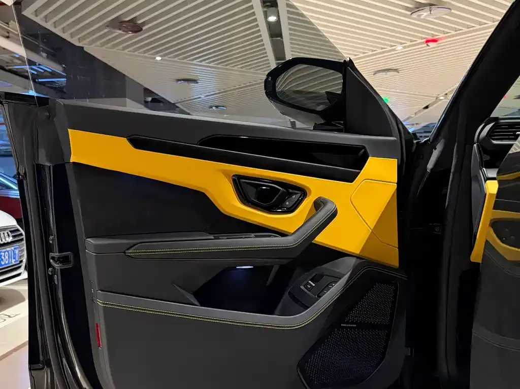 Lamborghini Urus — фото 4