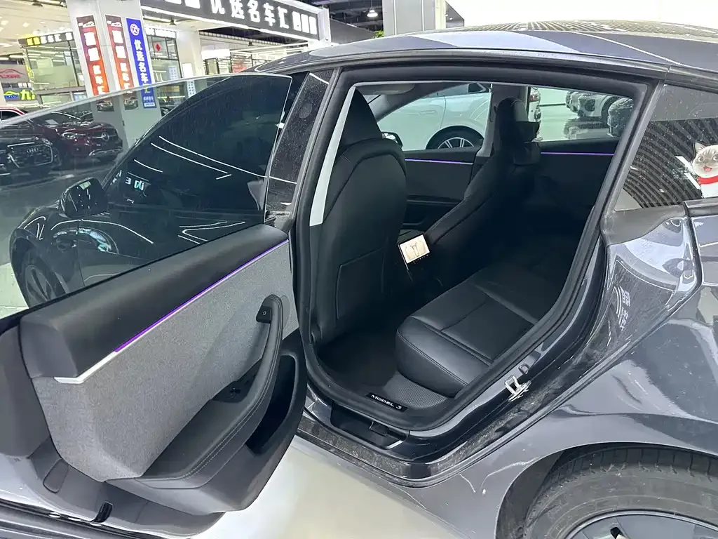 Tesla Model 3 — фото 10