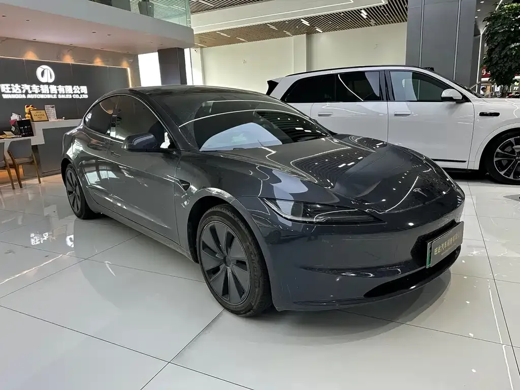 Tesla Model 3 — фото 3