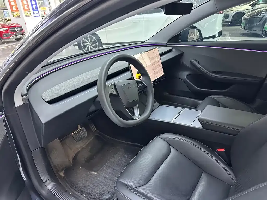 Tesla Model 3 — фото 4