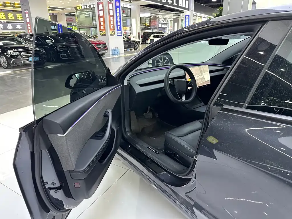 Tesla Model 3 — фото 6