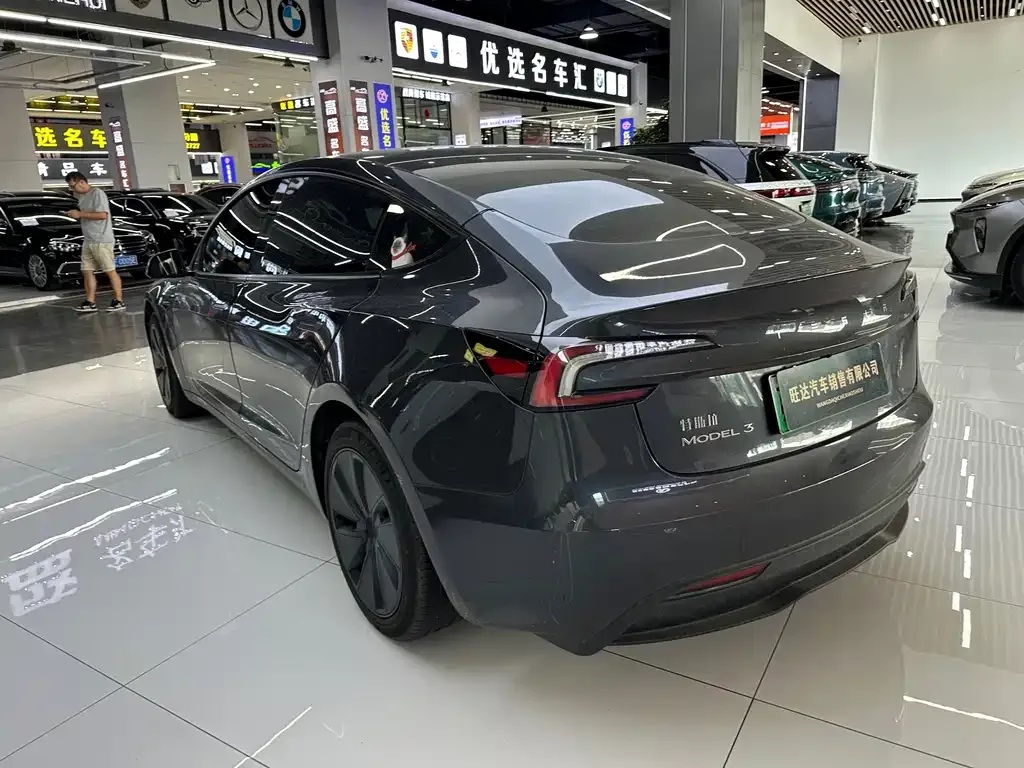 Tesla Model 3 — фото 5