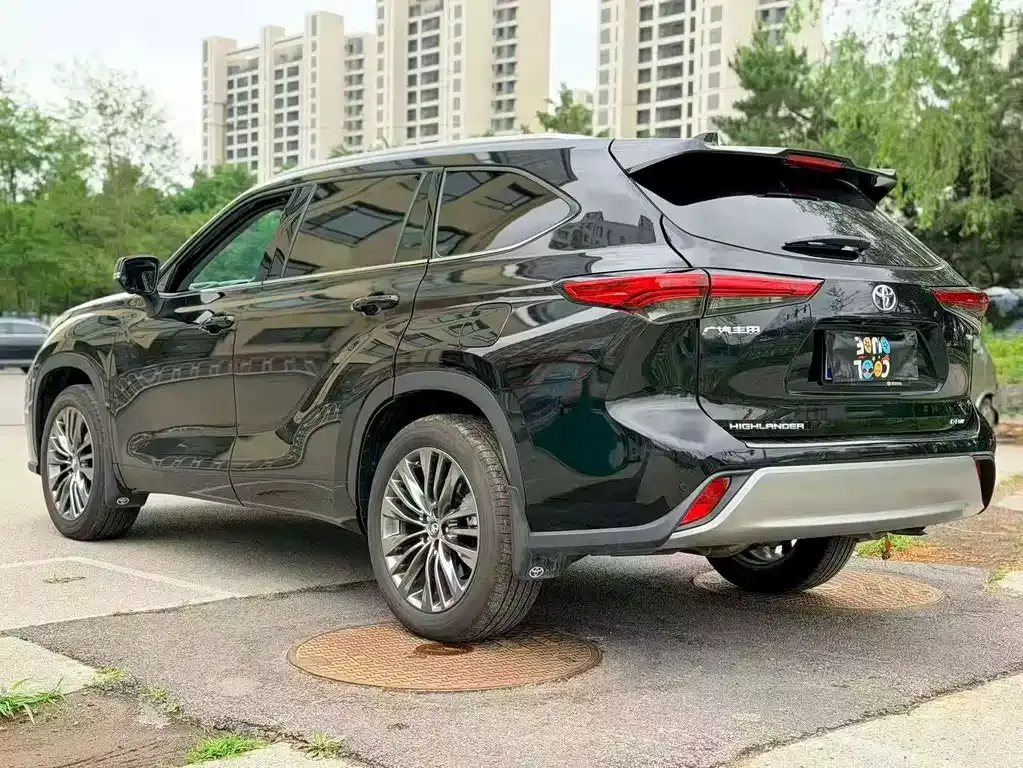 Toyota Highlander — фото 6