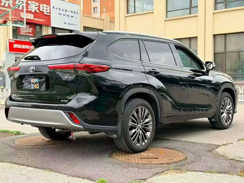 Toyota Highlander — фото 8