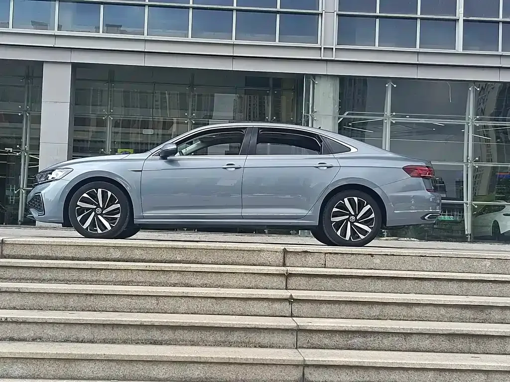 Volkswagen Passat — фото 7