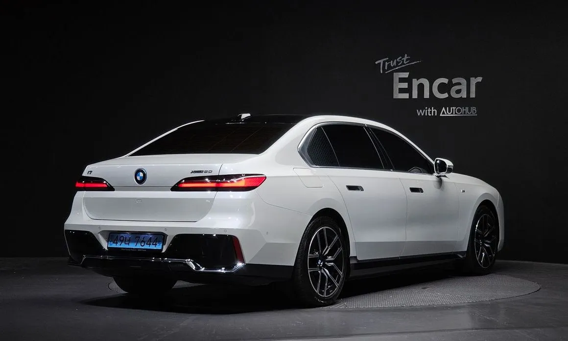 BMW i7 — фото 4
