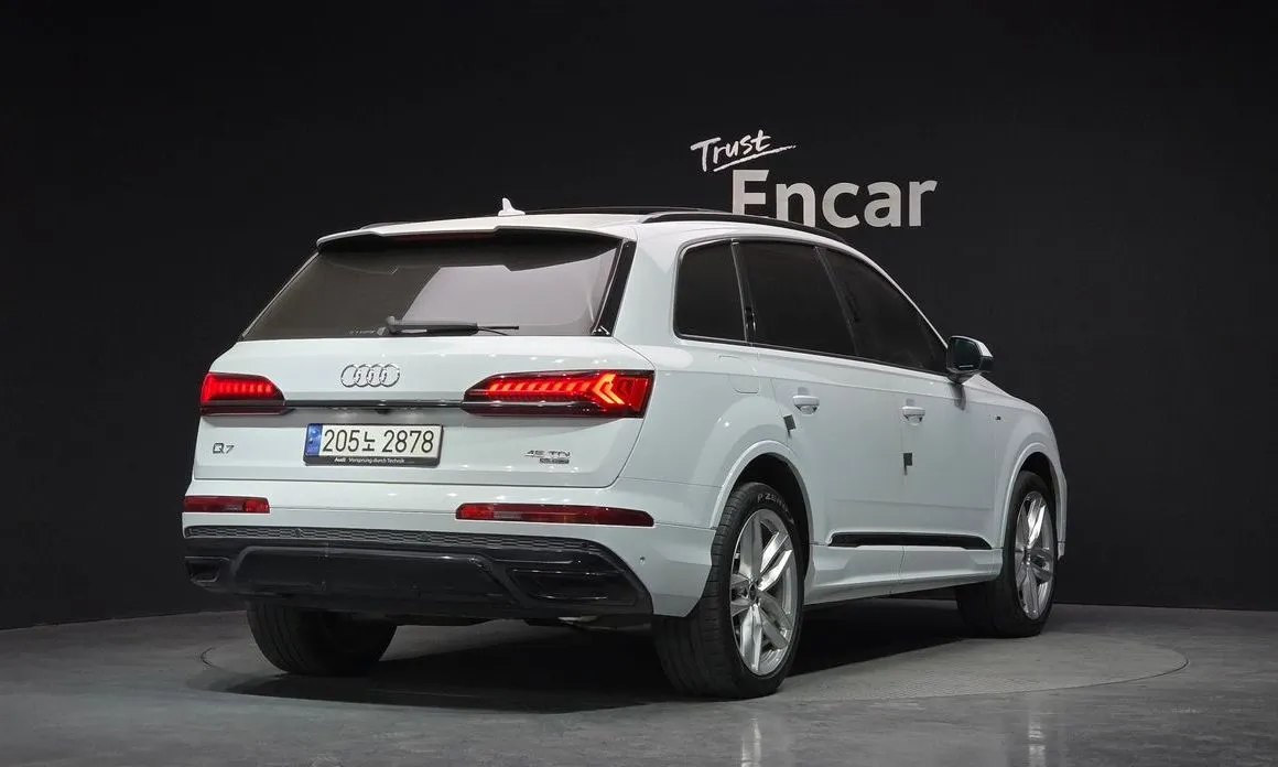 Audi Q7 — фото 3