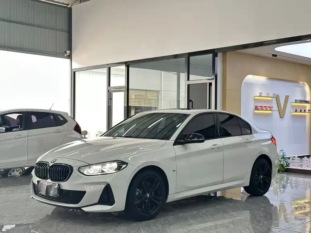 BMW 1 Series — фото 1