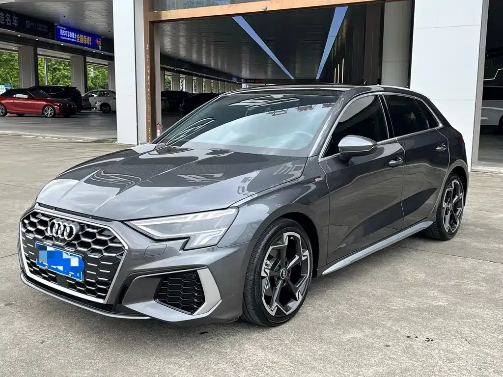 Audi A3 — фото 1