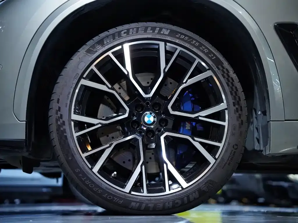 BMW X5 M — фото 8