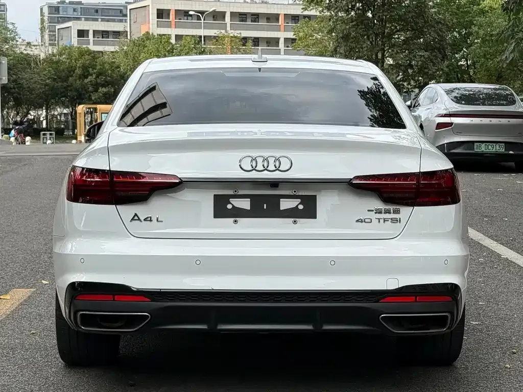 Audi A4L — фото 2