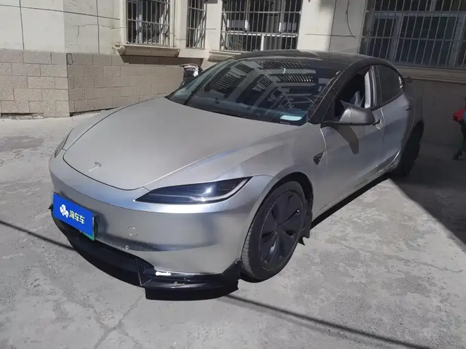 Tesla Model 3 — фото 1