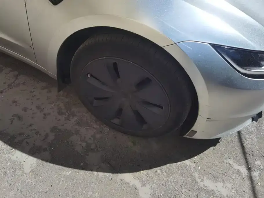 Tesla Model 3 — фото 10