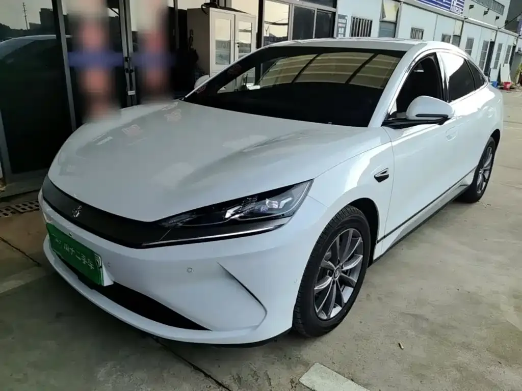 BYD Qin L — фото 1
