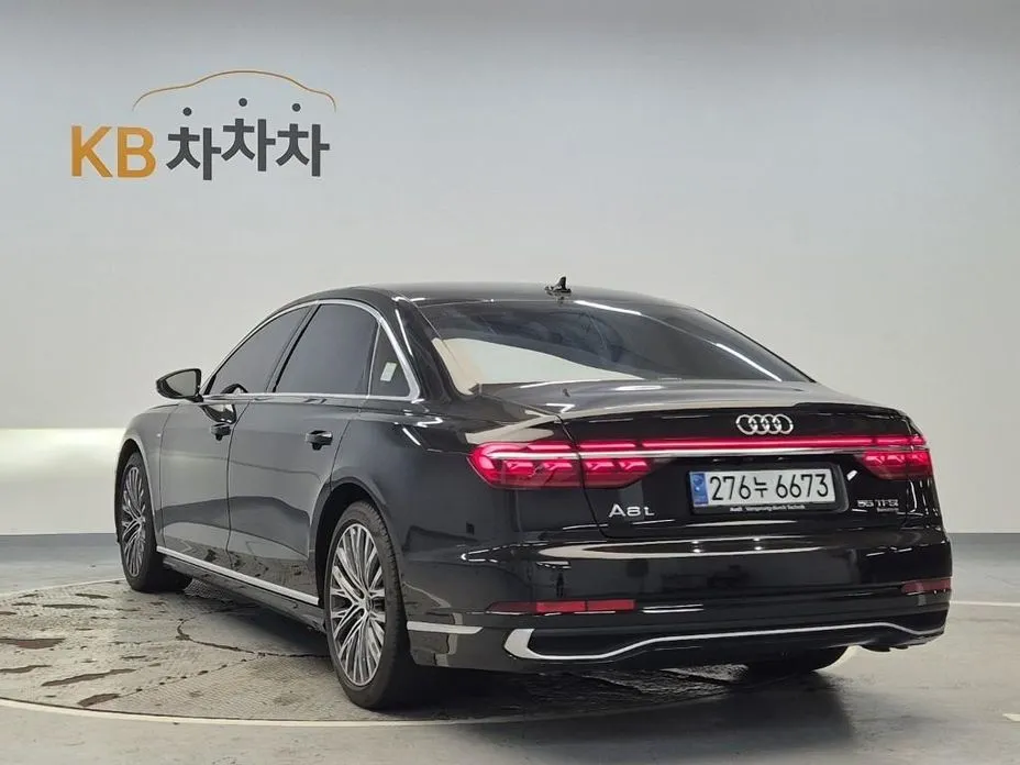 Audi A8 — фото 3