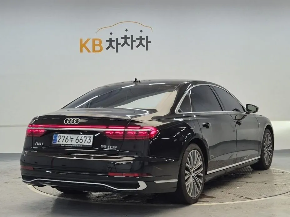 Audi A8 — фото 2