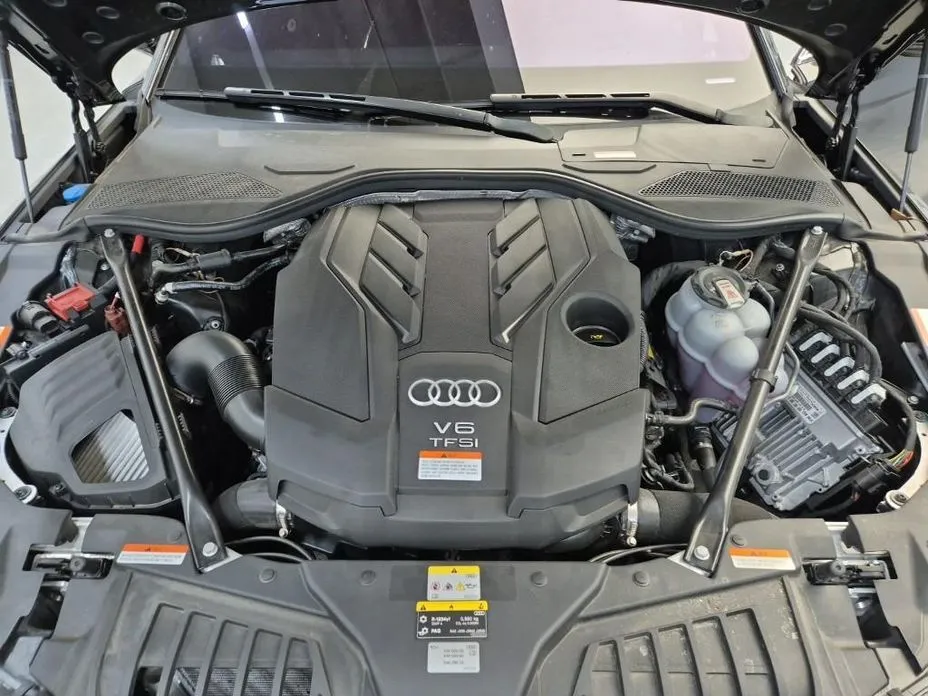 Audi A8 — фото 5