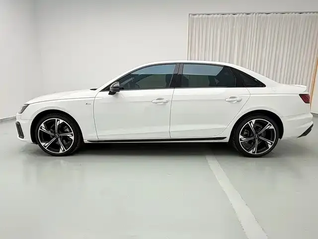 Audi A4L — фото 2