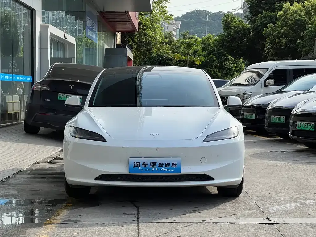 Tesla Model 3 — фото 5