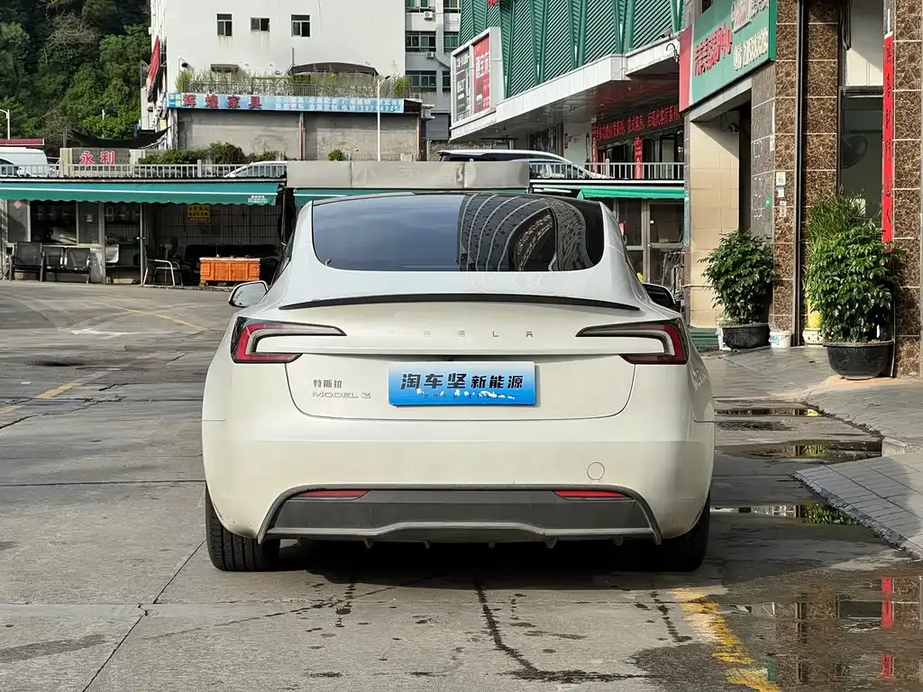 Tesla Model 3 — фото 3