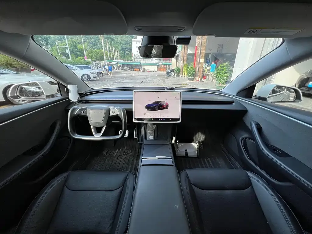 Tesla Model 3 — фото 6