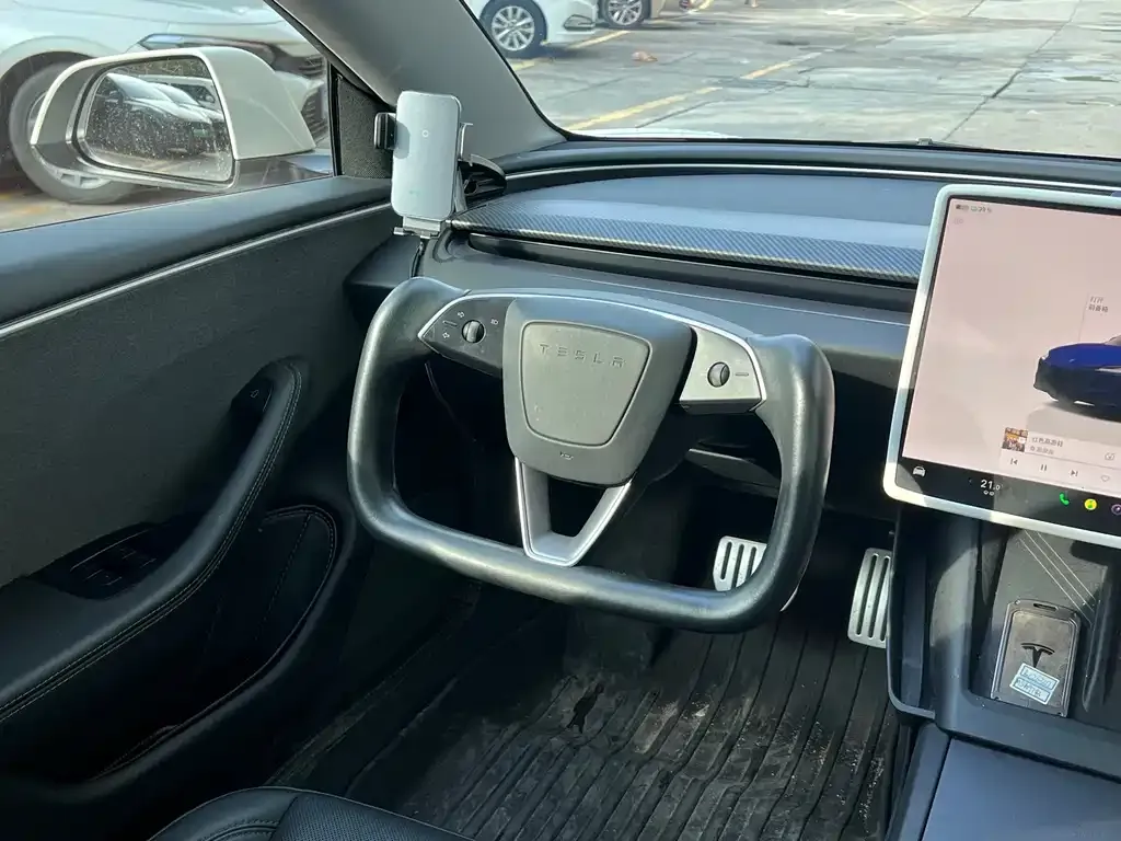 Tesla Model 3 — фото 4