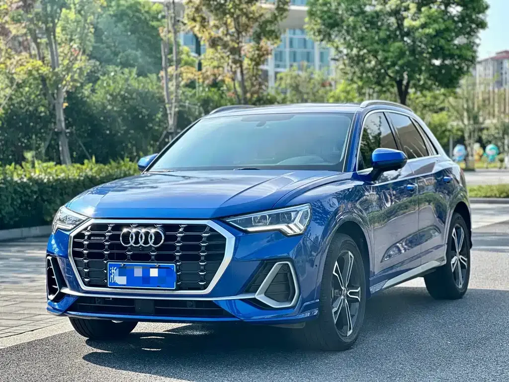Audi Q3 — фото 1