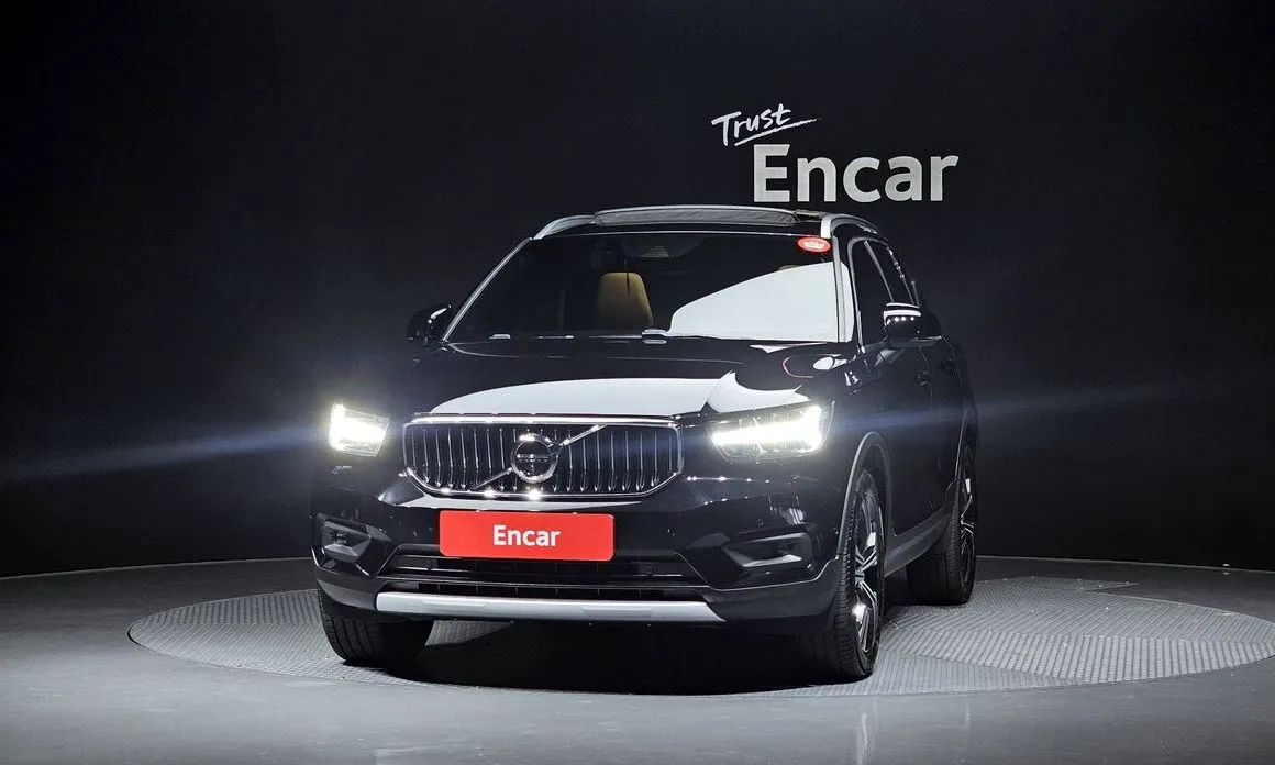 Volvo XC40 — фото 3